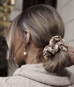 The Benefits of Using Silk Scrunchies for Healthy and Gorgeous Hair - SYLKE The Label